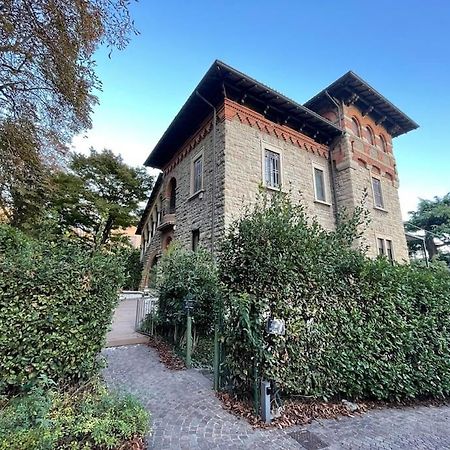 Bg Central President Suite Con Parcheggio - Vista Citta Alta Bergamo Bagian luar foto