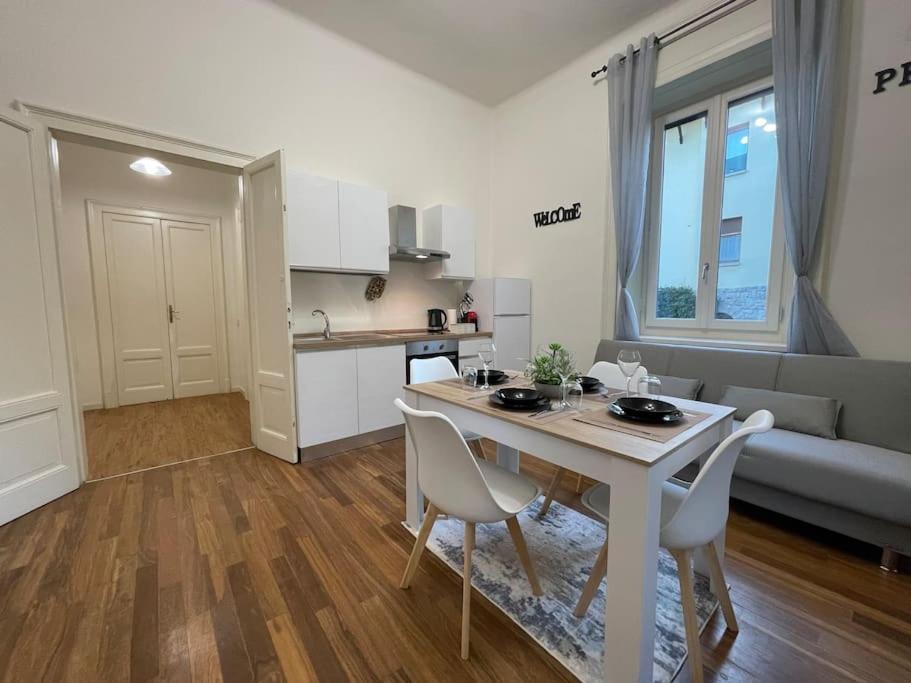 Bg Central President Suite Con Parcheggio - Vista Citta Alta Bergamo Bagian luar foto