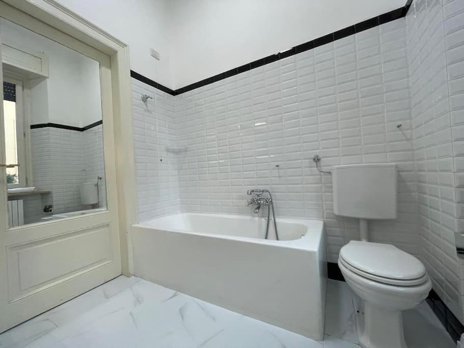 Bg Central President Suite Con Parcheggio - Vista Citta Alta Bergamo Bagian luar foto