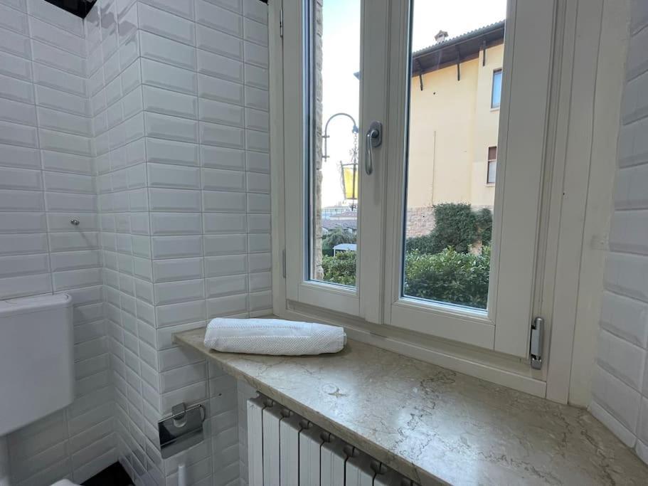 Bg Central President Suite Con Parcheggio - Vista Citta Alta Bergamo Bagian luar foto