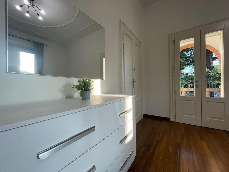 Bg Central President Suite Con Parcheggio - Vista Citta Alta Bergamo Bagian luar foto