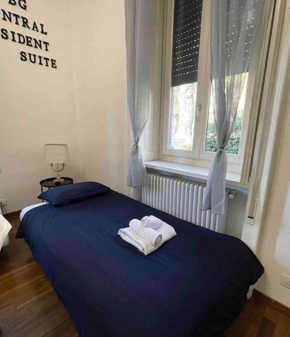 Bg Central President Suite Con Parcheggio - Vista Citta Alta Bergamo Bagian luar foto
