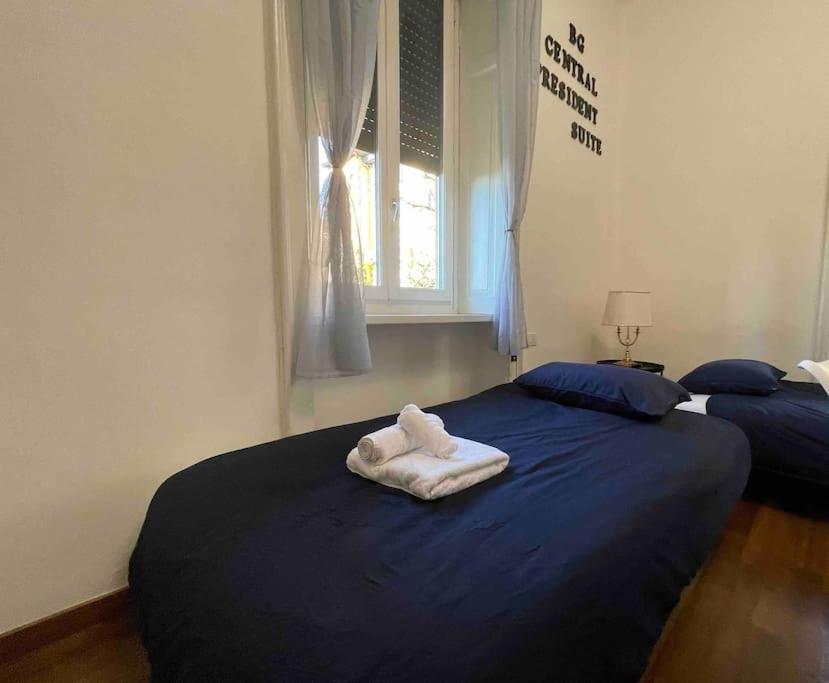 Bg Central President Suite Con Parcheggio - Vista Citta Alta Bergamo Bagian luar foto