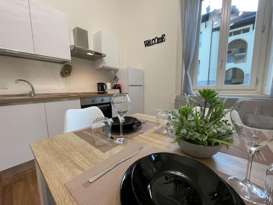 Bg Central President Suite Con Parcheggio - Vista Citta Alta Bergamo Bagian luar foto
