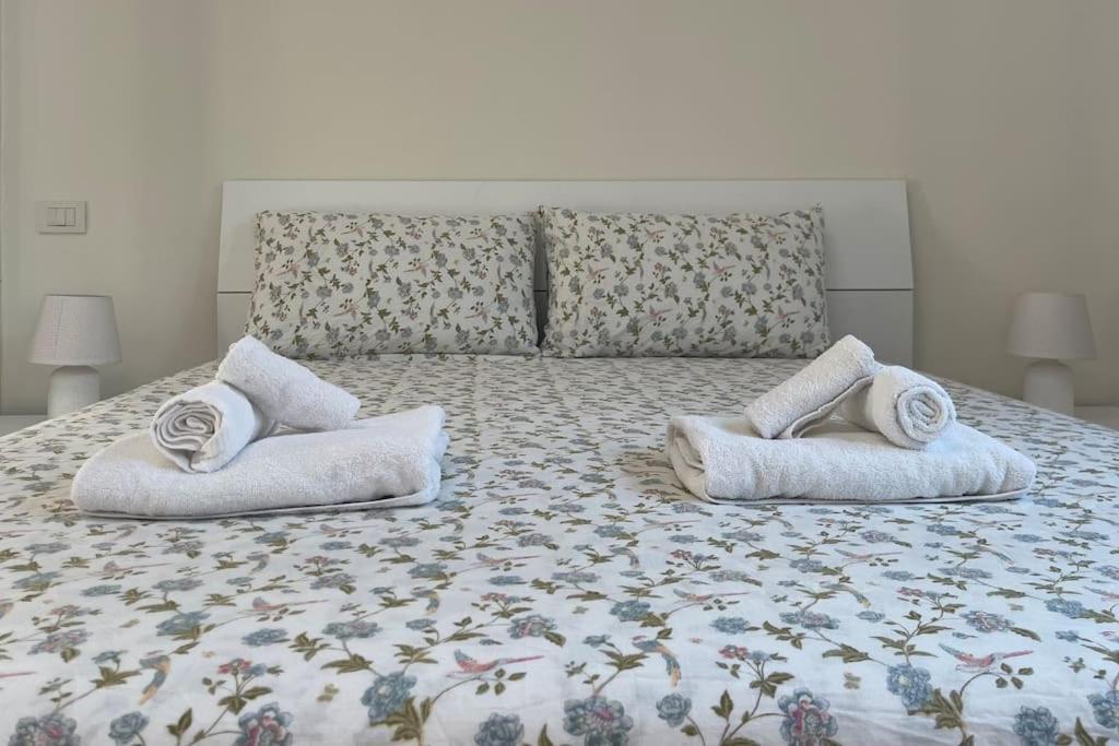 Bg Central President Suite Con Parcheggio - Vista Citta Alta Bergamo Bagian luar foto
