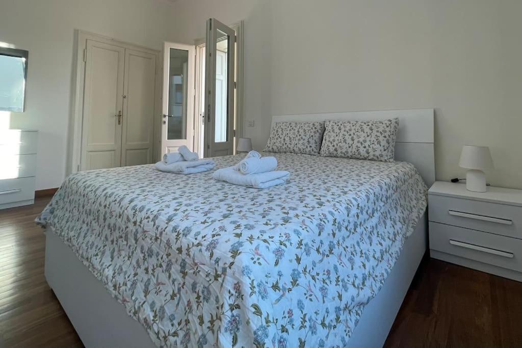 Bg Central President Suite Con Parcheggio - Vista Citta Alta Bergamo Bagian luar foto